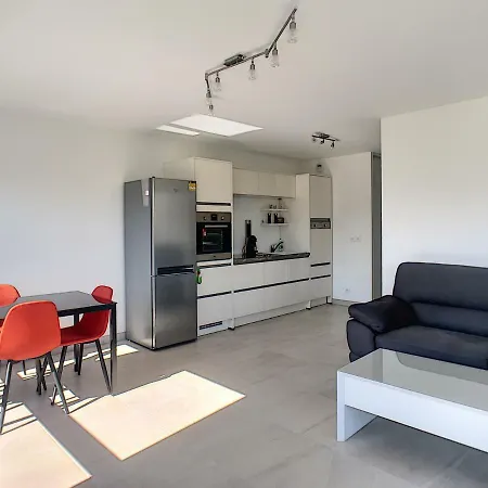 Apartement Aeroport Cote D'azur Apartman *