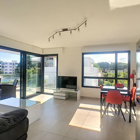 Apartement Aeroport Cote D'azur Apartman *